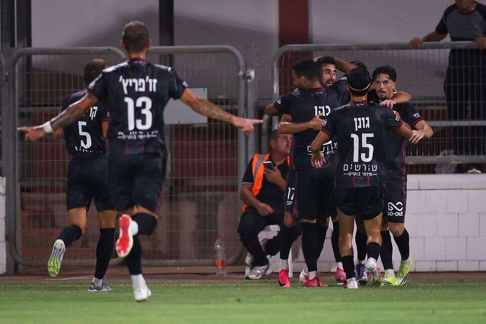 שחקני הפועל חיפה חוגגים , מאור אלקסלסי