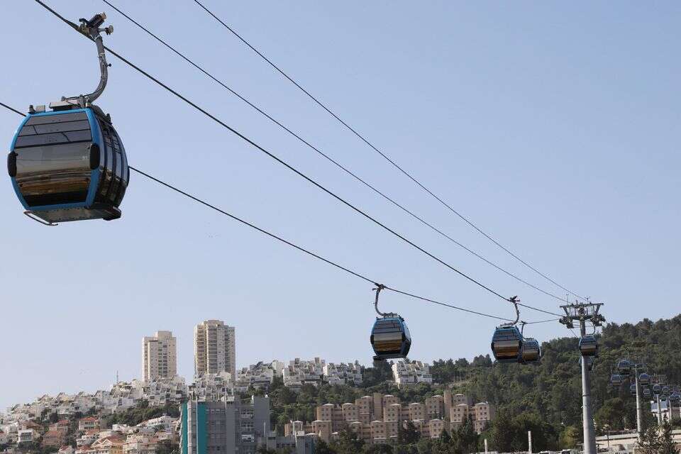 הרכבלית שמובילה לטכניון, ארכיון , הרצי שפירא
