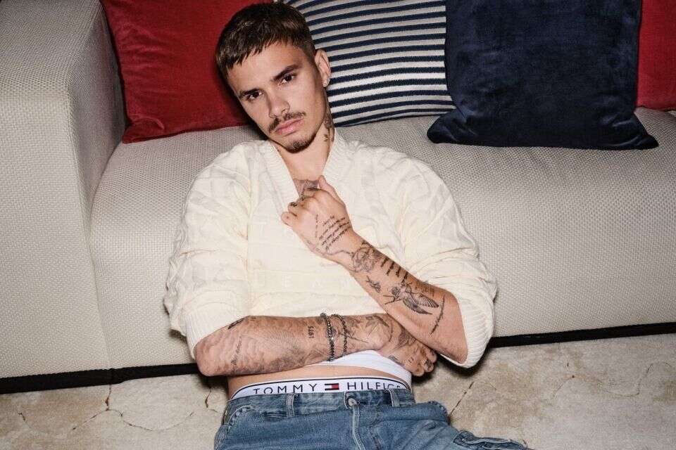 רומיאו בקהאם בקמפיין החדש של TOMMY HILFIGER , יח"צ