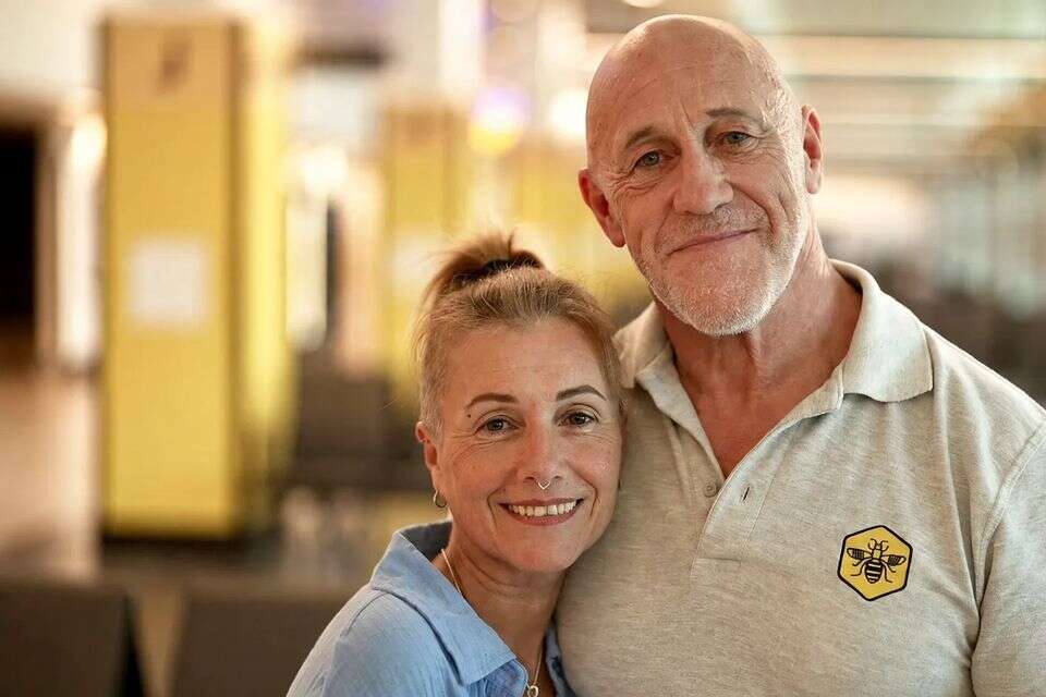 עבדו ביחד במשך שנתיים וגילו שהם אחים , BBC