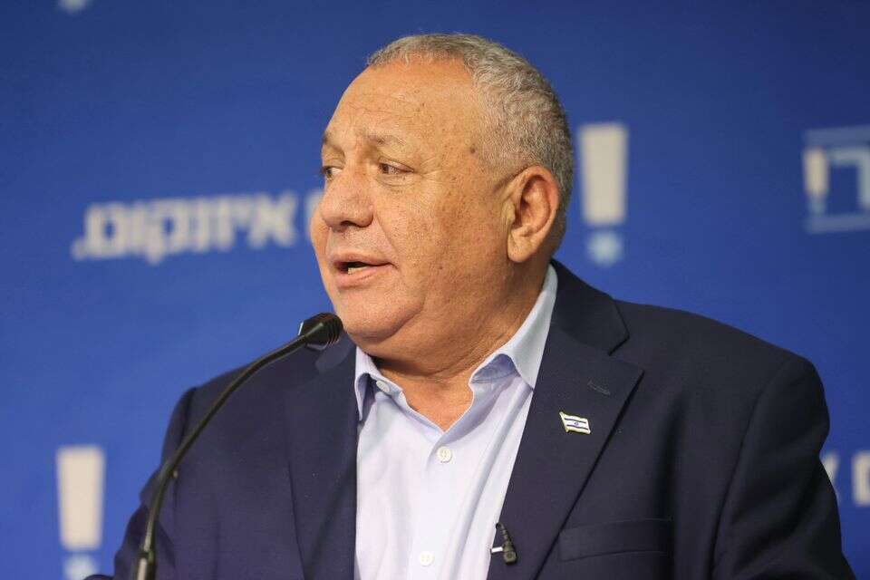 "איזנקוט מתבייש שהוא מרוקאי?"