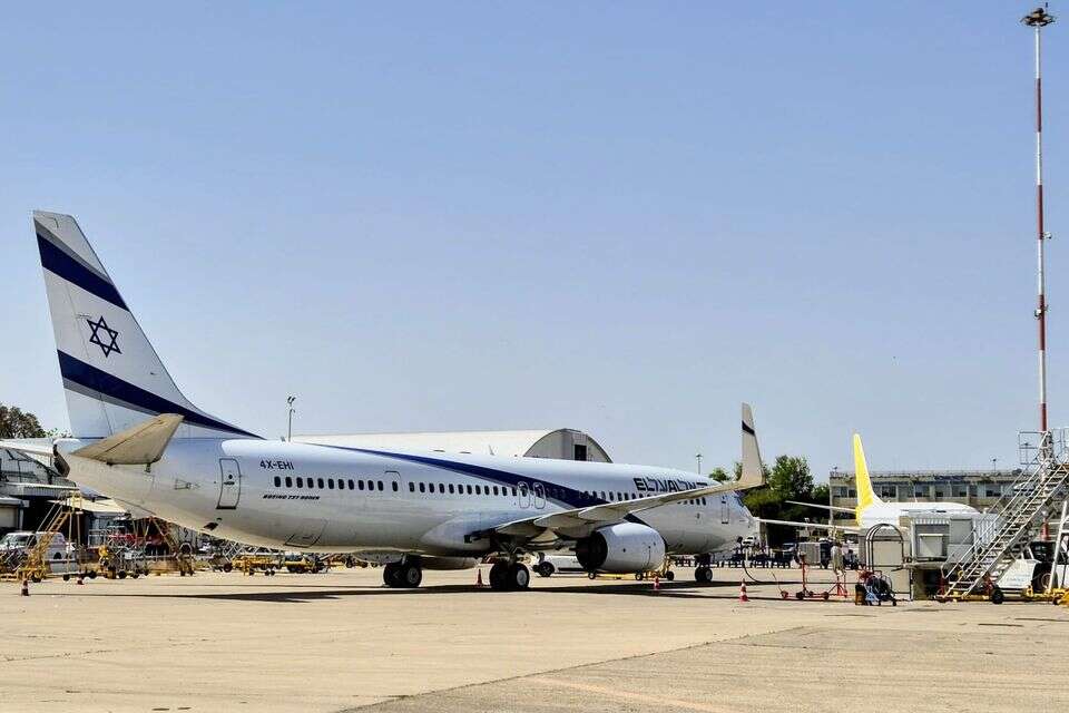 מטוס אל על ביוני , סהר אברהמי