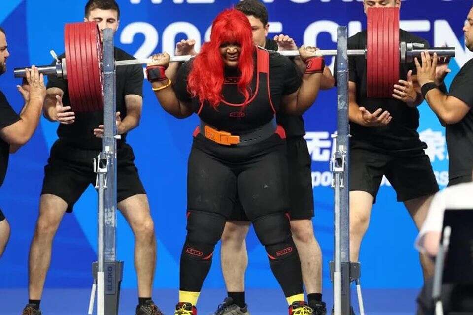 סוניטה מולה, ספורטאית בלגית ילידת קמרון , צילום מסך
