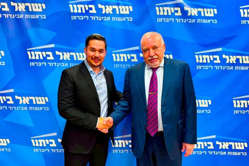 דן אילוז הצטרף למפלגת ישראל ביתנו , ישראל ביתנו