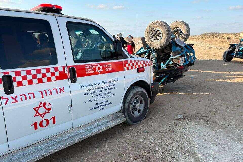 זירת התהפכות הטרקטורון בסמוך לחוף הצפוני באשדוד , תיעוד מבצעי מד"א