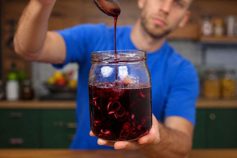 2 מרכיבים, אינספור שימושים: סירופ פירות שישדרג לכם את הקיץ