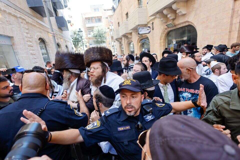 העימותים בין החילונים לחרדים בירושלים , אורן בן חקון