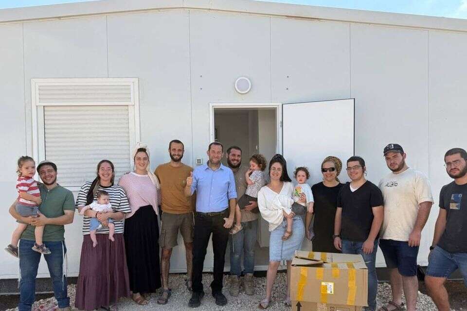 המשפחות הראשונות ביישוב החדש עמק דותן , אליחי מנחם, חנה לנדמן