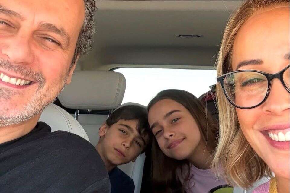 רגע לפני החופשה. עדן הראל, עודד מנשה והילדים , אינסטגרם