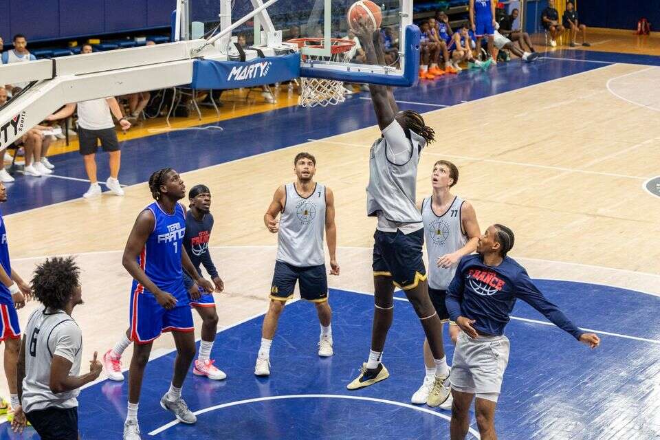המשחק בין מארי סטייט לנבחרת צרפת , RacersHoops