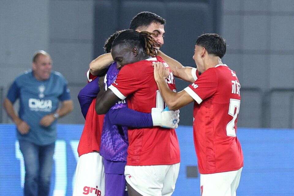 מור בוסקילה ודניאל דאפה חוגגים עם אסף צור , אלן שיבר