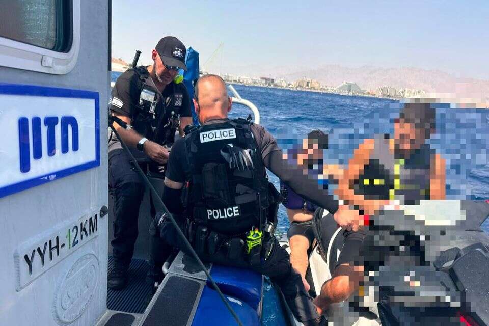 המשיטים שנעצרו באילת  , דוברות המשטרה