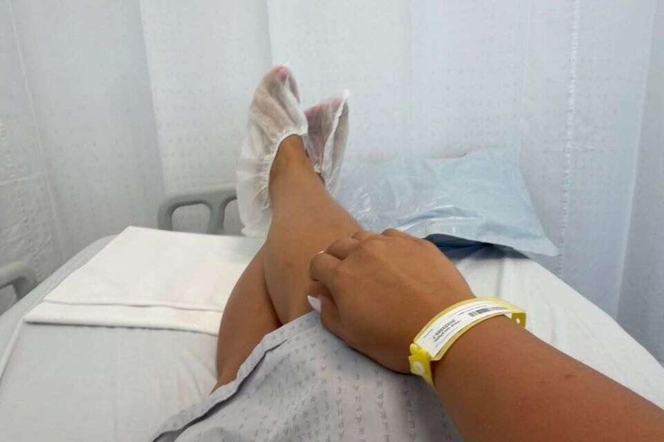 אסתי סוקלובסקי בחדר ניתוח , צילום מסך