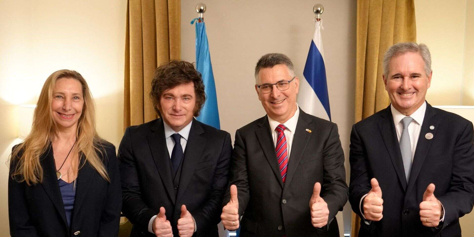 כאן המעמד הבינלאומי של ישראל דווקא התחזק בשנתיים האחרונות. נשיא ארגנטינה חאבייר מיליי, שר החוץ גדעון סער ובכירים נוספים בפגישה בקאלי שבקולומביה , אי.אף.פי