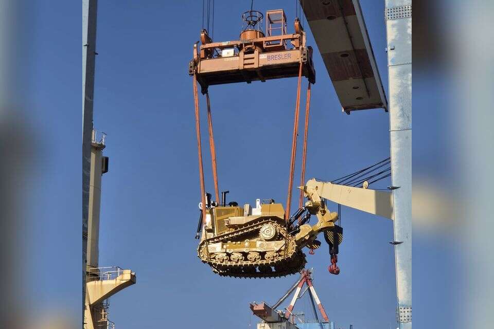 רכב קרב משוריין בנמל חיפה , אגף דוברות וקשרי ציבור במשרד הביטחון