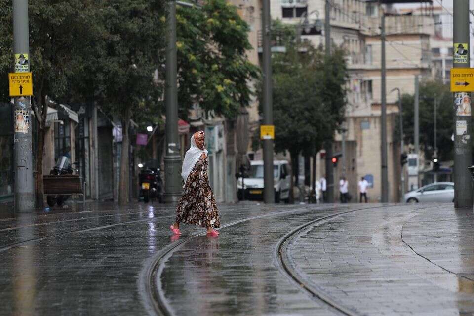 מחזה נדיר: גשמים בירושלים באמצע אוגוסט , אורן בן חקון