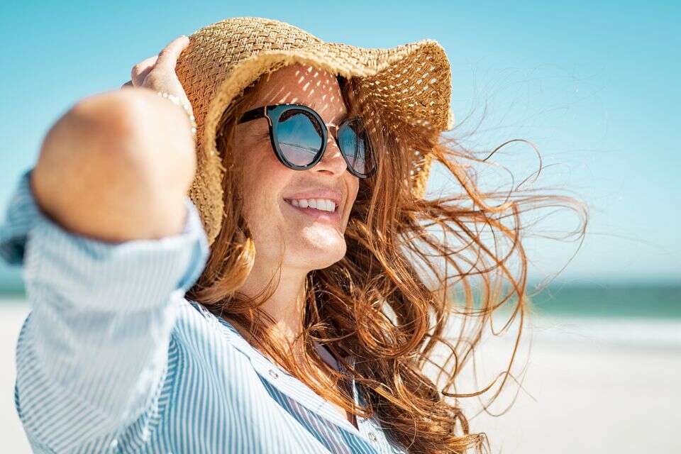 קיץ שמש שיזוף , istockphoto