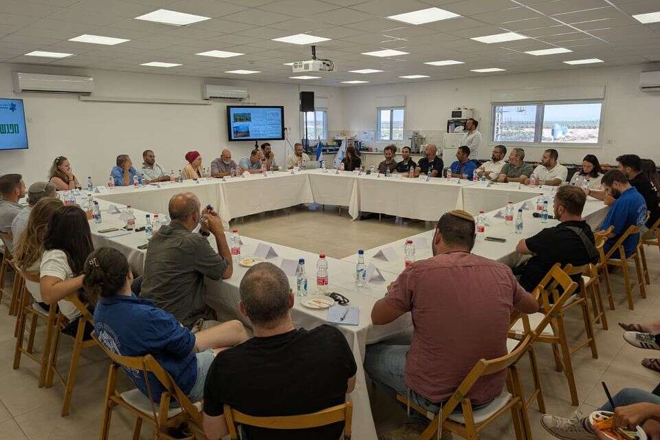 התוכנית לחיזוק הגבול המזרחי עולה שלב , דוברות