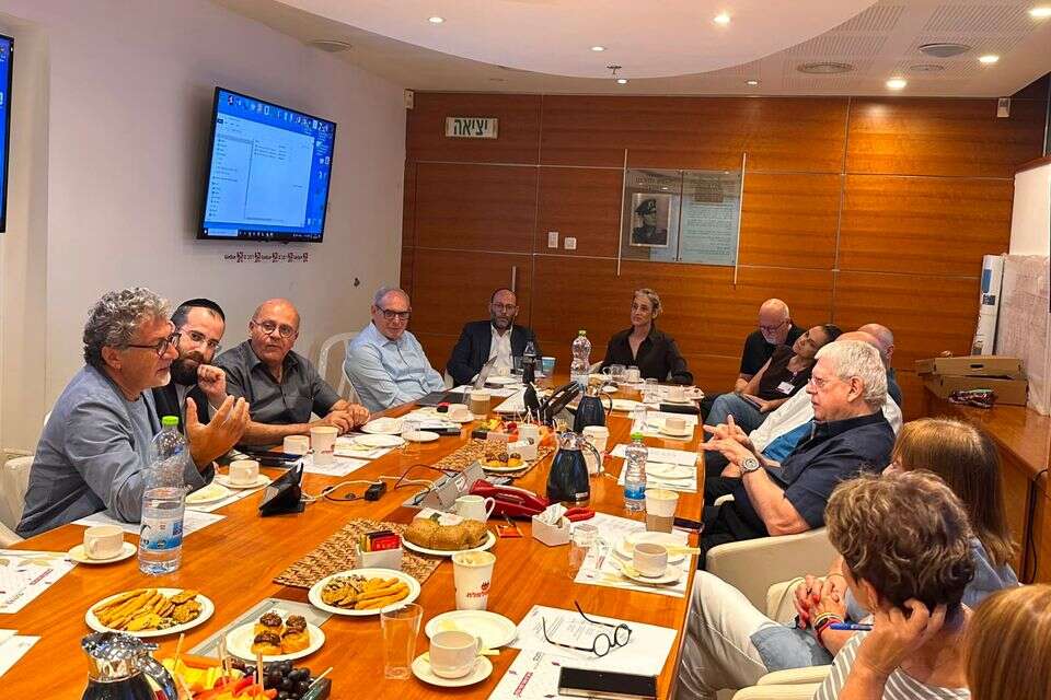 "השיח הגזעני הוא חלק מאווירת הבחירות ונועד לייצר מחלוקות ושנאה" , ללא