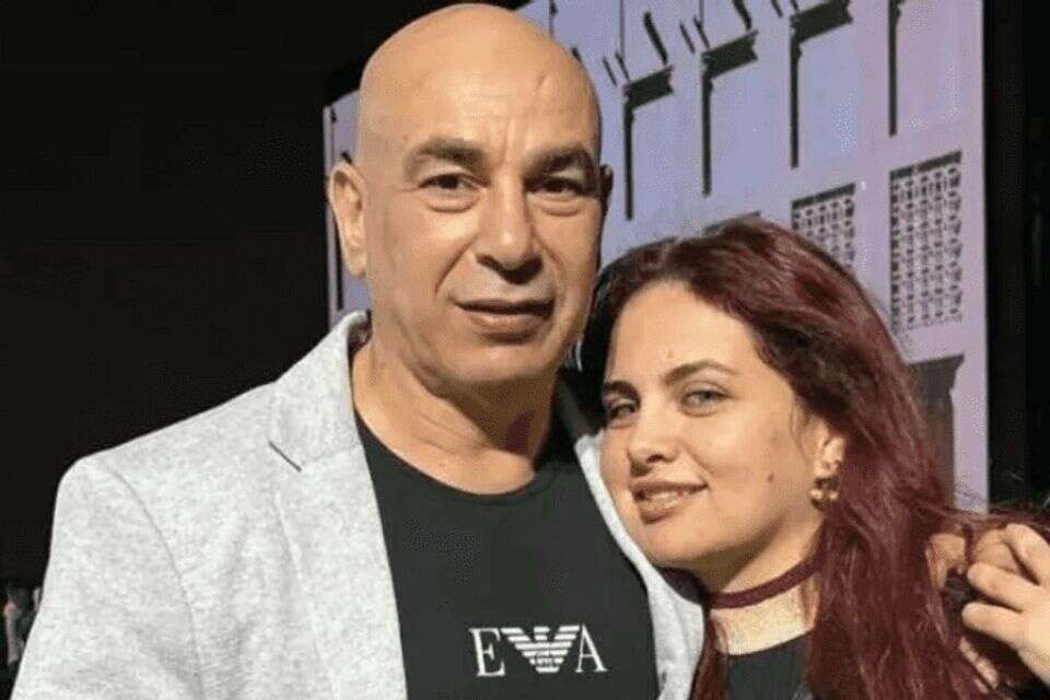 חסן עם אשתו דאן אדם , ללא קרדיט