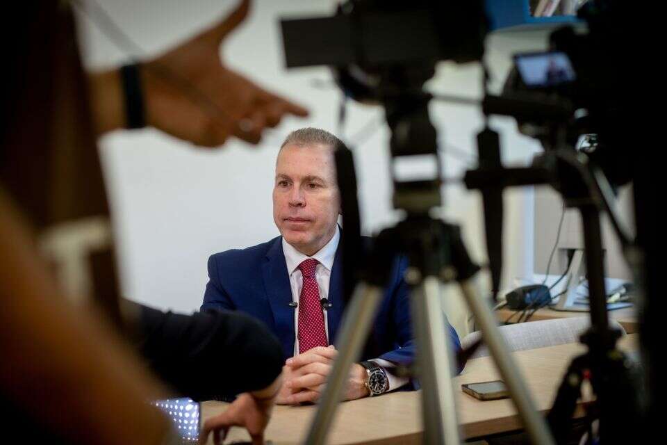 יו"ר מפלגת "אחדות", גלעד ארדן, בראיון ל"היום" , אריק סולטן
