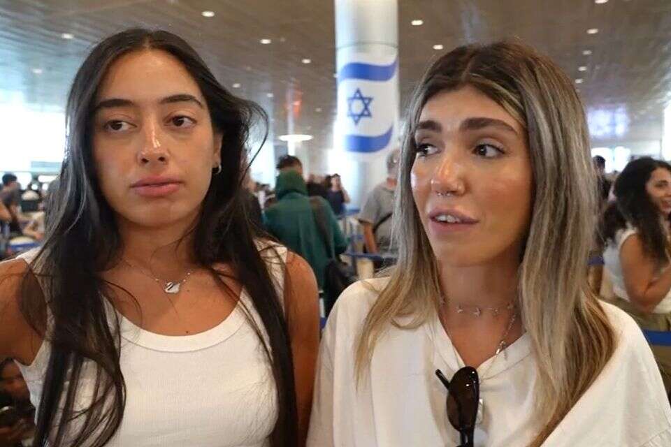 "לא עדכנו בכלום". נוסעות בנתב"ג, היום , משה בן שמחון