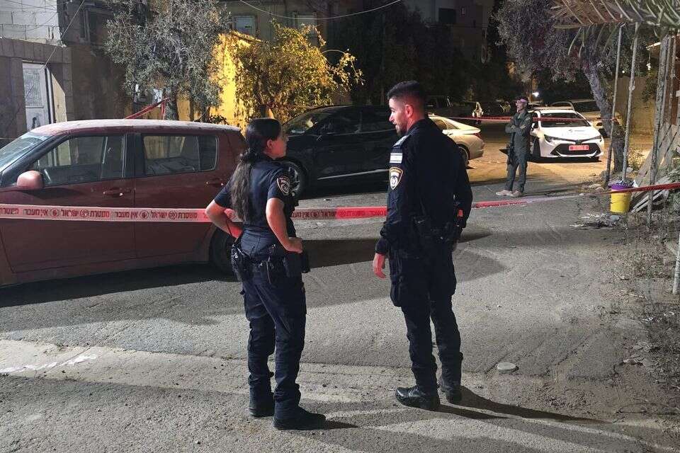 אם ובתה נפצעו בדקירה ברמלה; החשוד - קרוב משפחתן ,