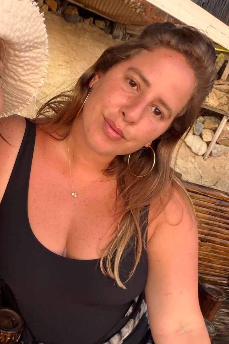 "סליחה בנות": דניאל עמית עוקצת את הבסטי לשעבר רגע לפני החתונה?