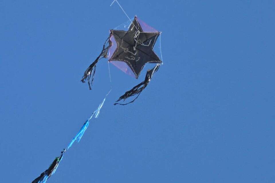 עפיפון בעוטף עזה , ללא