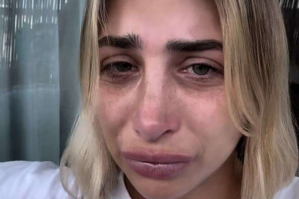 מעיין אשכנזי חושפת בדמעות , .