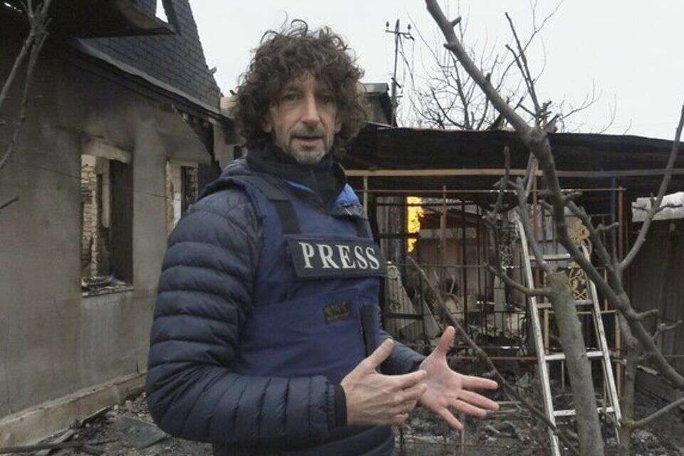 איתי אנגל באחד מסרטיו באוקראינה , צילום מסך מתוך ''עובדה''