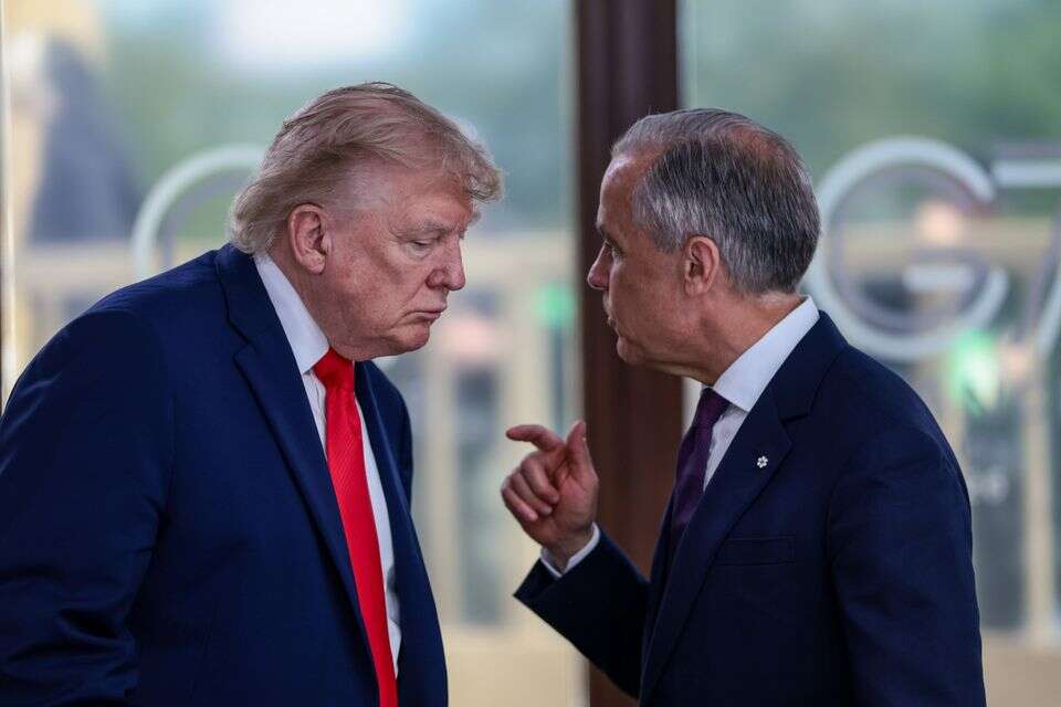 טראמפ וראש ממשלת קנדה קרני , AP