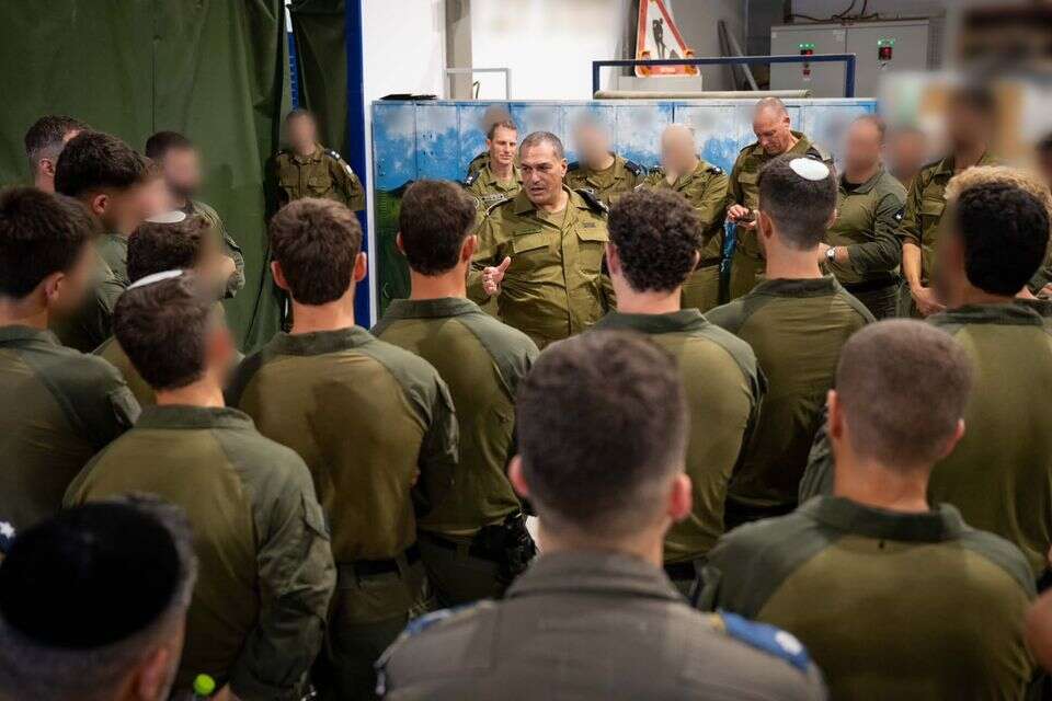 הרמטכ"ל אייל סמיר עם לוחמי היחידות המיוחדות של חיל האוויר , דובר צה"ל