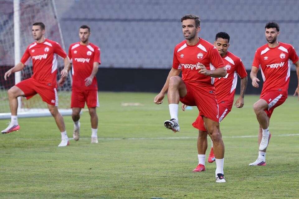 שחקני באר שבע באימון המסכם. משחק על כל הקופה , אלן שיבר, באקו