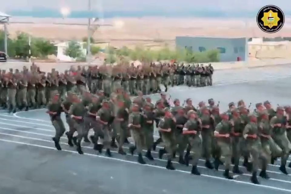נשק, אימונים ומפגני כוח: כוחות פלסטינים תועדו - במרחק ק"מ אחד מכביש 90 , השימוש נעשה לפי סעיף 27א' לחוק זכויות יוצרים