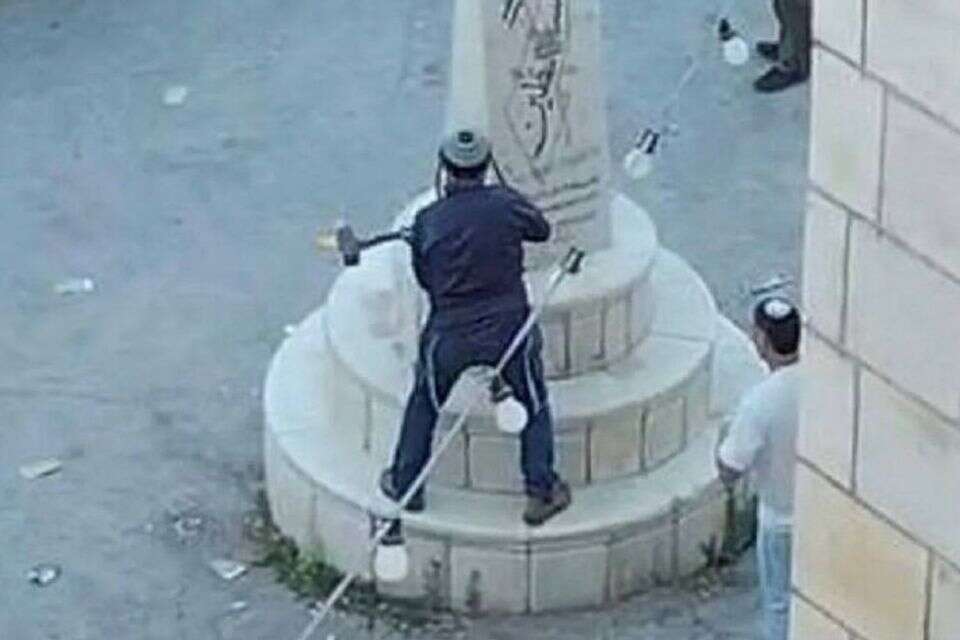 ח"כ צבי סוכות מנפץ אנדרטה למחבלים , השימוש נעשה לפי סעיף 27א' לחוק זכויות יוצרים