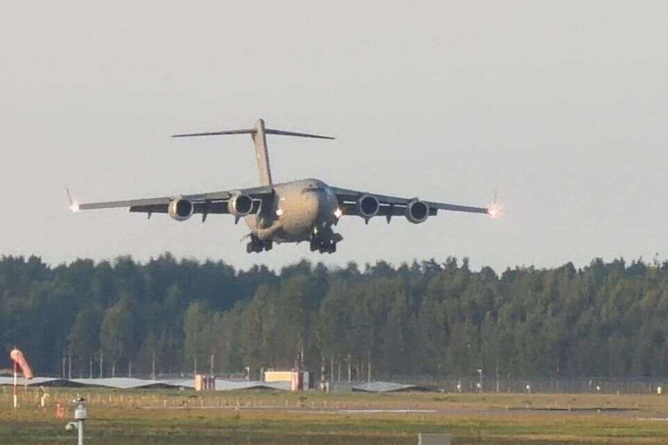 מטוס התובלה הצבאי AC-17 שעל סיפונו ראש ה-CIA ג'ון רטקליף במהצלך ביקורו במוסקבה , רויטרס
