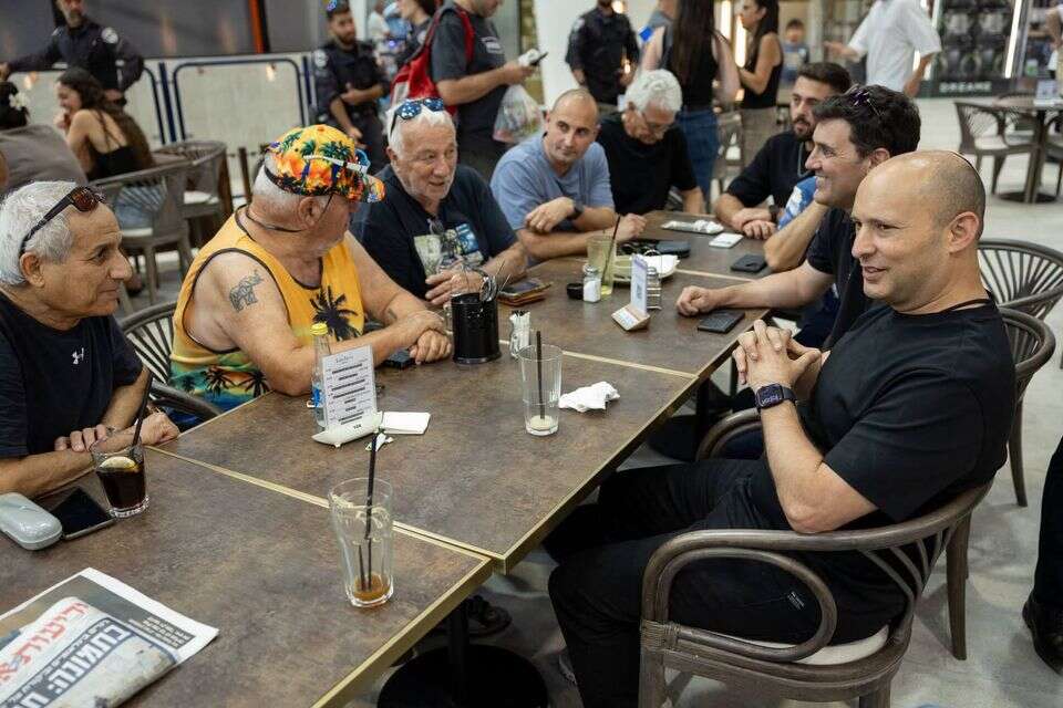 נפתלי בנט בביקור באילת , רוני בן שושן