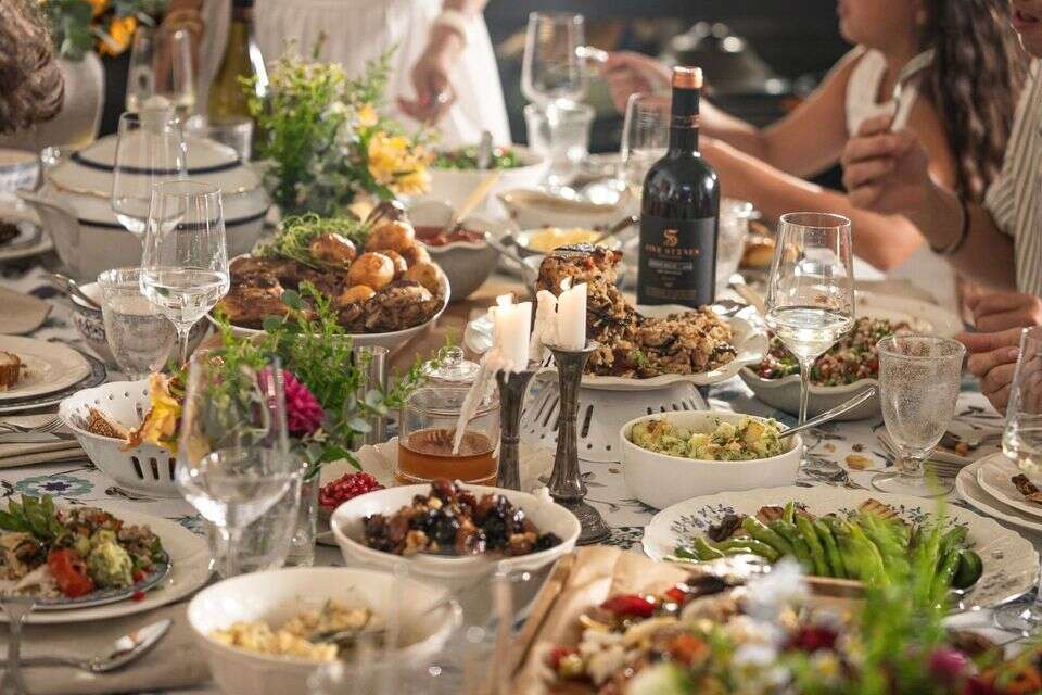 שולחן החג של מעדניית "טנא" , אסף קרלה
