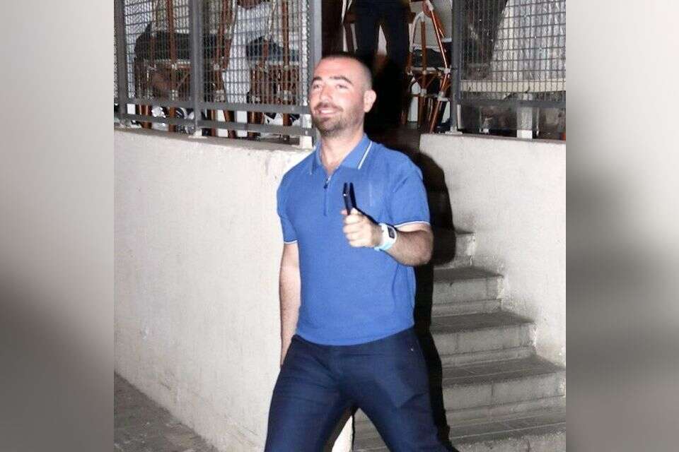 עומר אדם , ניר פקין