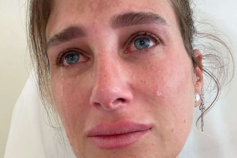 רוצה לספר ומפחדת ממה שיגידו. עדי בוזגלו , אינסטגרם