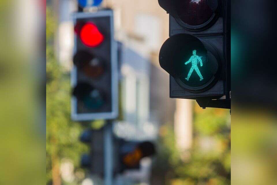 רמזורים למכוניות ולהולכי רגל , יהושע יוסף