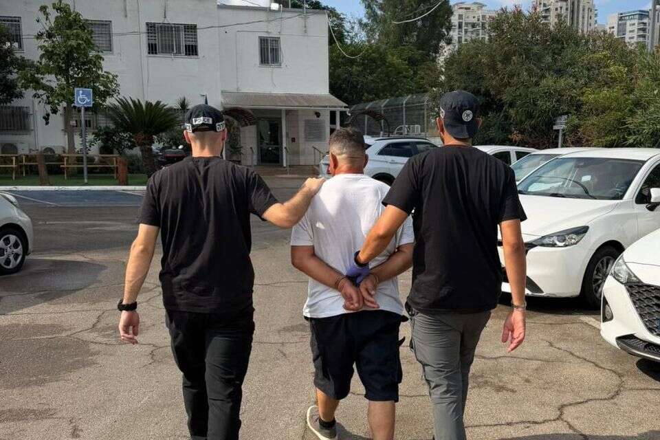 עובד זר נעצר בחשד לדקירת אדם בדרום תל אביב , דוברות המשטרה
