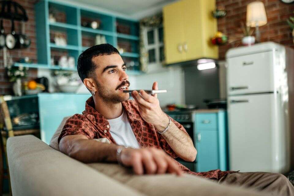 טלפון הודעה קולית  , istockphoto