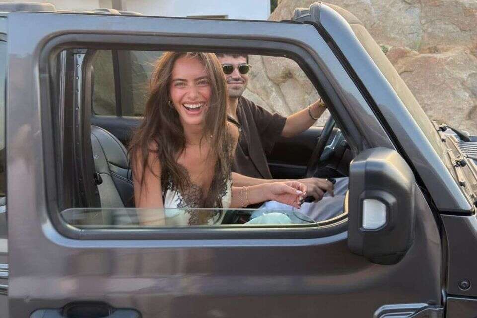 יעל שלביה ולאנס סטרול במיקונוס , צילום מסך