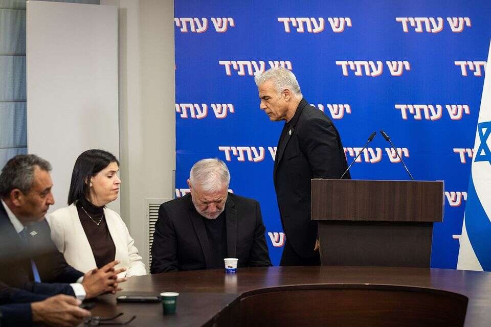 נחשפה רשימת הח"כים שעשויים להשאיר בחוץ. רה"מ לשעבר יאיר לפיד , אורן בן חקון