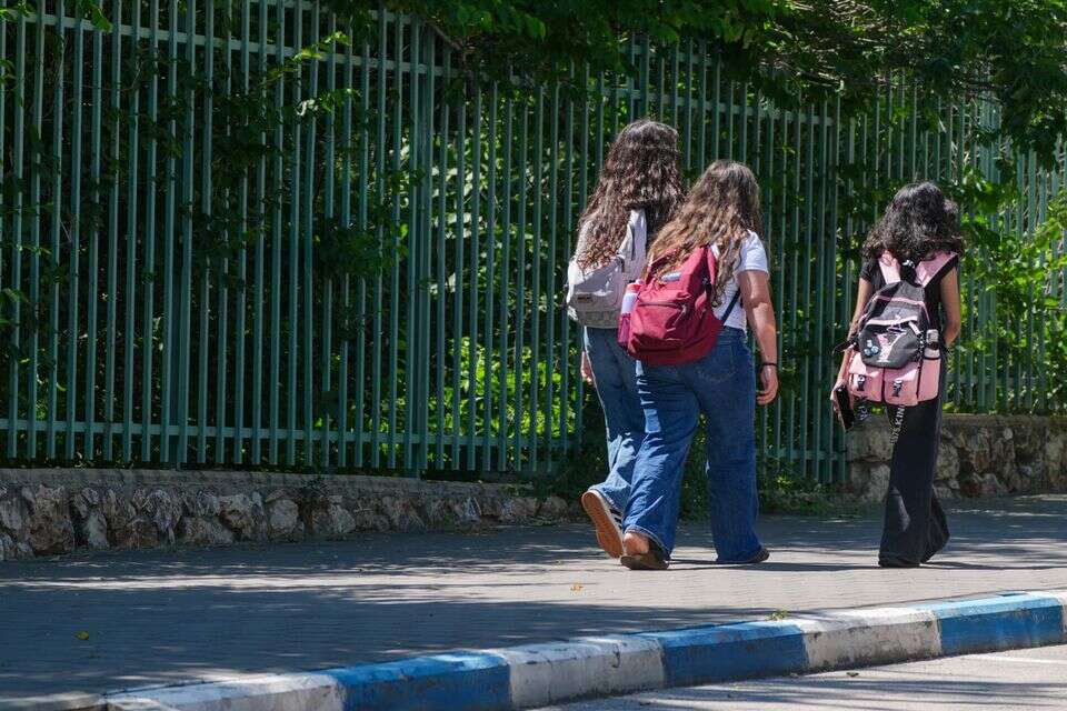 תלמידים חוזרים לבית הספר, אילוסטרציה , 