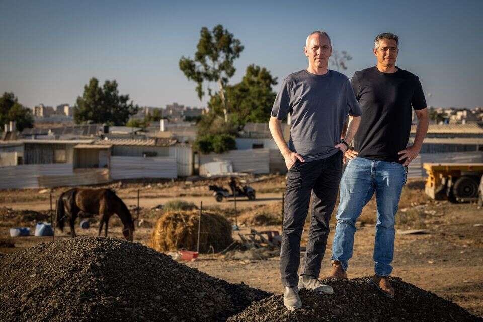 הנדל (מימין) וטרופר (שמאל) , אורן בן חקון