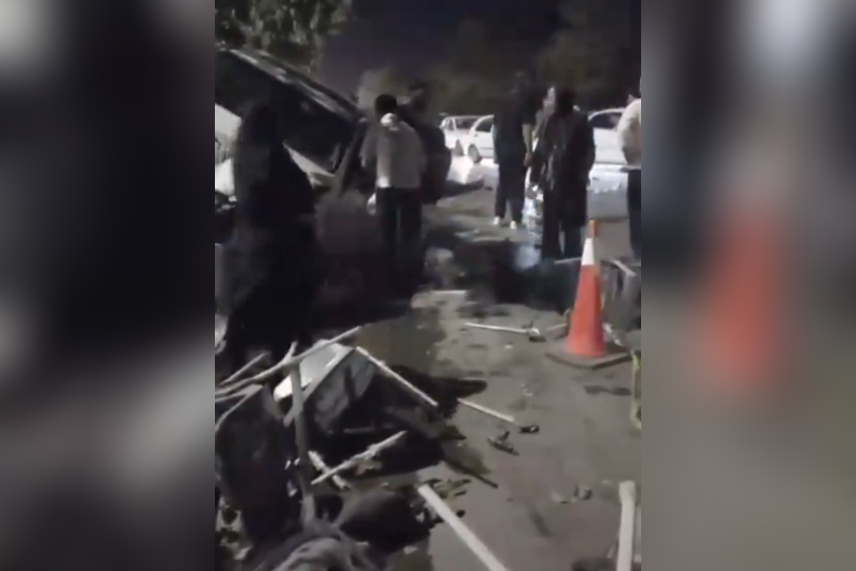 דיווח באיראן: רכב פגע בהתקהלות אנשי בסיג' במשהד , .