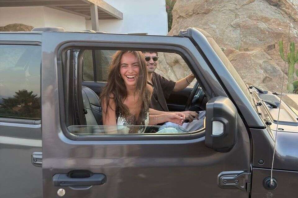 יעל שלביה ולאנס סטרול בג'יפ , אינסטגרם